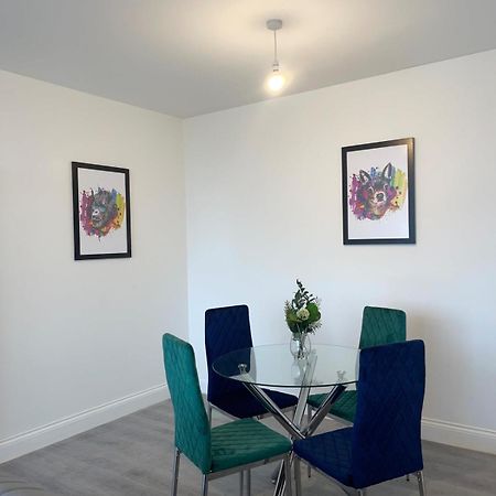 2 Bedroom Apartment - Flitwick - Contractor Friendly - Tourist Ready - Full Kitchen - Wifi - Smart Tv - Sofa Bed - Free Parking - Ideal For Short Or Long Stays Exterior foto