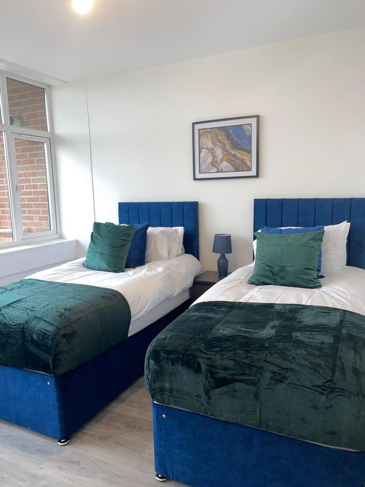 2 Bedroom Apartment - Flitwick - Contractor Friendly - Tourist Ready - Full Kitchen - Wifi - Smart Tv - Sofa Bed - Free Parking - Ideal For Short Or Long Stays Exterior foto